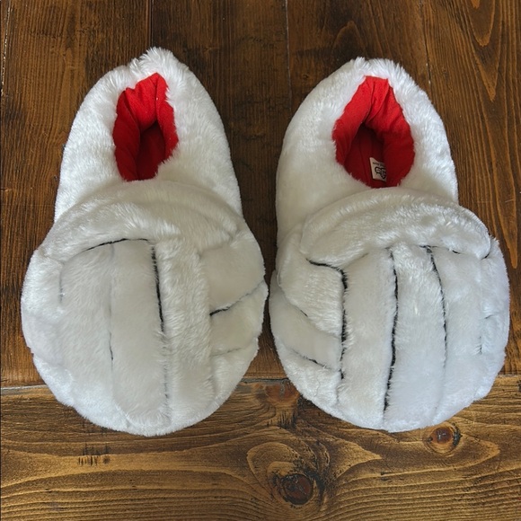Volleyball slippers fits women’s up to size 7 - Picture 1 of 4